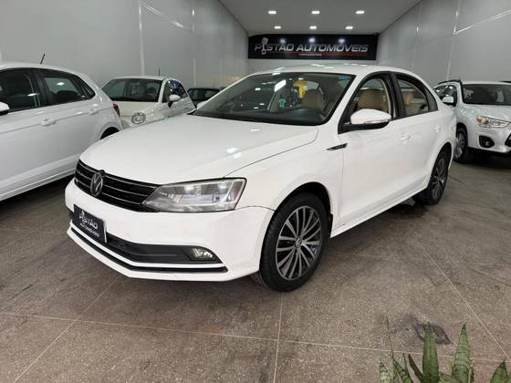 VOLKSWAGEN JETTA 2.0 COMFORTLINE GASOLINA 4P TIPTRONIC VOLKSWAGEN JETTA 2.0 COMFORTLINE GASOLINA 4P TIPTRONIC